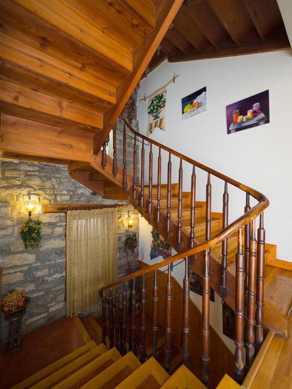 Hostal Pirineos Sarvise Exterior photo